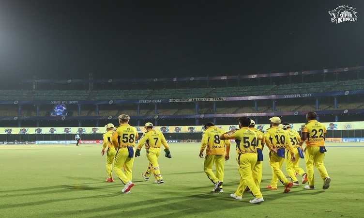 TATA IPL Facts : Mumbai Indians और चेन्नई सुपर किंग्स में से कौन किस पर भारी ?