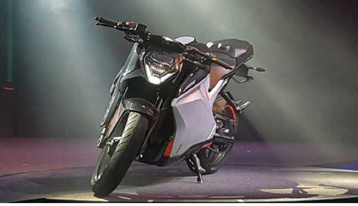 ड्यूल एबीएस के साथ इस bike ने मार्केट में उड़ाया गर्दा, 100 की स्पीड़ में भी नहीं बिगड़ती है चाल, जानें कीमत