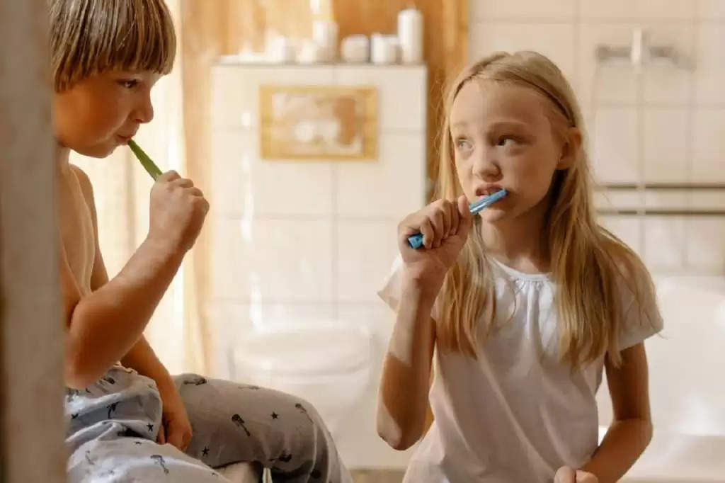कहीं बहुत अधिक Toothbrush करने से आपके दांत तो नहीं हो रहे हैं खराब? जानिए पूरा सच