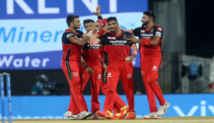 IPL 2021: शाहबाज अहमद के एक ओवर ने पलटी बाजी, बैंगलोर ने धमाकेदार वापसी कर हैदराबाद को 6 रन से हराया