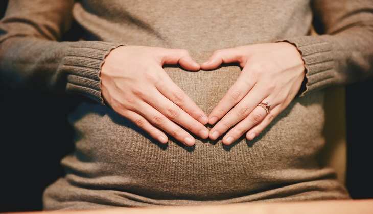 गर्भवती महिलाओं को कोरोना वैक्सीनेशन में मिले प्राथमिकता: रिपोर्ट