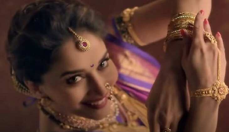 Marathi Video:&nbsp;माधुरी दीक्षित ने इस गाने में अप्सरा बनकर सोनाली कुलकर्णा को किया फेल! देखिए वीडियो