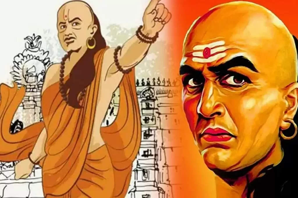 Chanakya Niti: इस तरह से मिनटों में पता चल जाएगा कौन है अपना, और कौन है पराया?