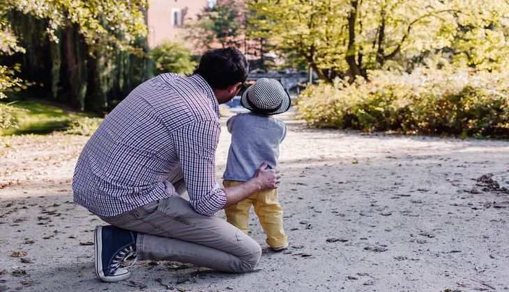 Father's Day 2022: कैसे और क्यों हुई फादर्स डे की शुरुआत, जानें पहली बार किसने इस दिन को मनाया