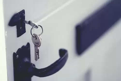 Vastu For Keys: घर में इस स्थान पर रखी चाबियां कराती हैं धन का लाभ, होता है दु:खों का अंत