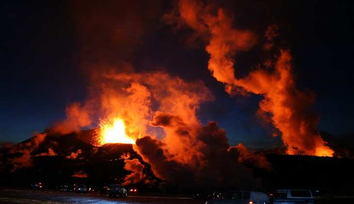Volcano Blast: इंडोनेशिया में भयंकर रूप से फटा ज्वालामुखी, 13 की मौत और 98 घायल
