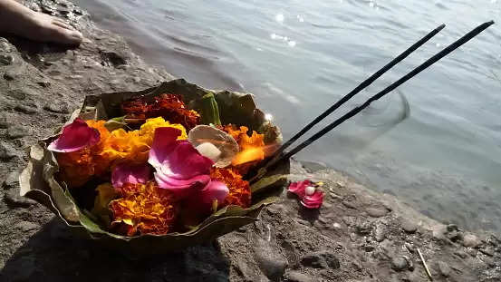 Ganga Maiyaa ke bhajan: गंगा मैया के इन भजनों में छिपा है जीवन की सारी परेशानियों का हल, हर रोज श्रद्धा से कीजिए गान…