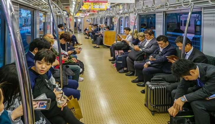जापान ने हफ़्ते में चार दिन कार्यदिवस का रखा प्रस्ताव, जन्मदर में सुधार की उम्मीद
