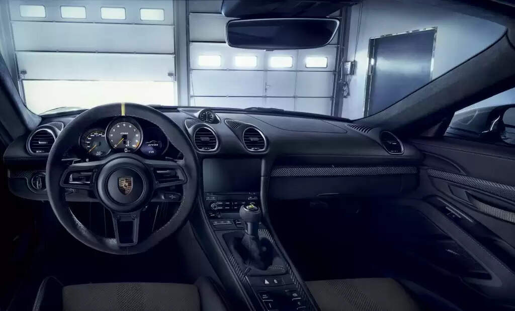 Porsche ने भारत में लॉन्च की दो नई स्पोर्ट्स कार, फीचर जानकर हैरान रह जाएंगे