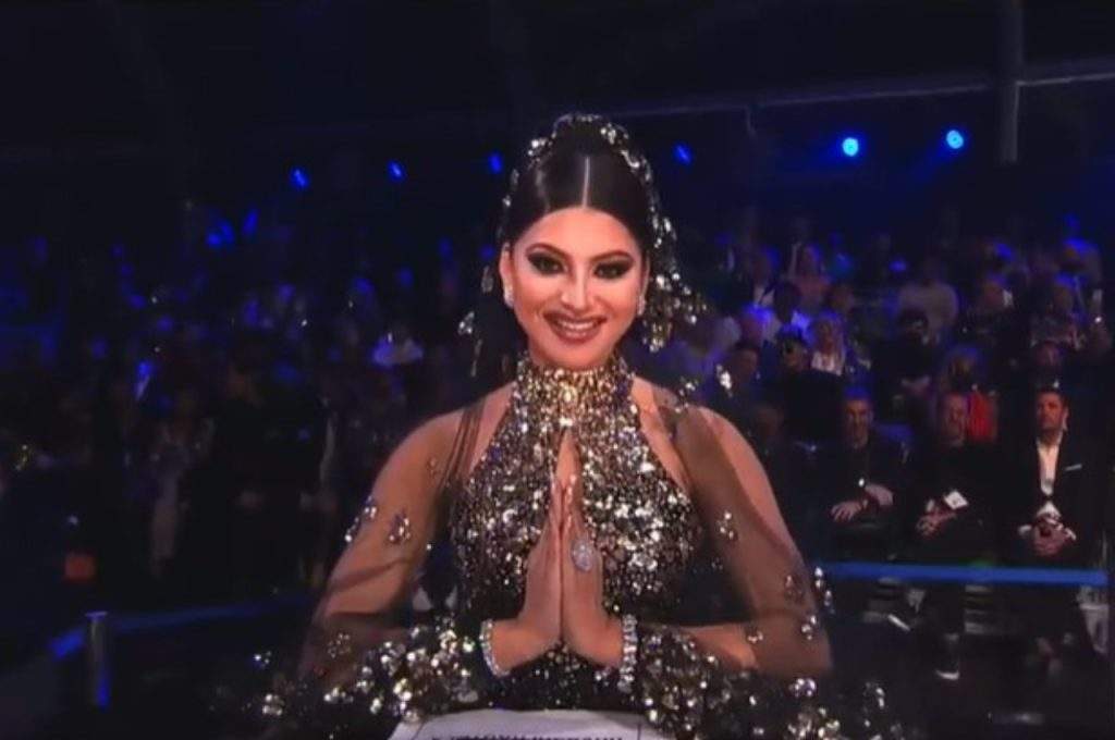 Miss Universe 2021: भारत का नाम सुनते ही खुशी से फूट फूटकर रोईं Urvashi Rautela, मिनटों में वायरल हो गई वीडियो