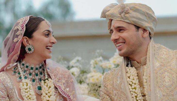 Sidharth Kiara Wedding: चेहरे पर मुस्कान और गले में वरमाला डाले नज़र आए सिद्धार्थ और कियारा, एक्ट्रेस ने शेयर कीं शादी की खूबसूरत तस्वीरें
