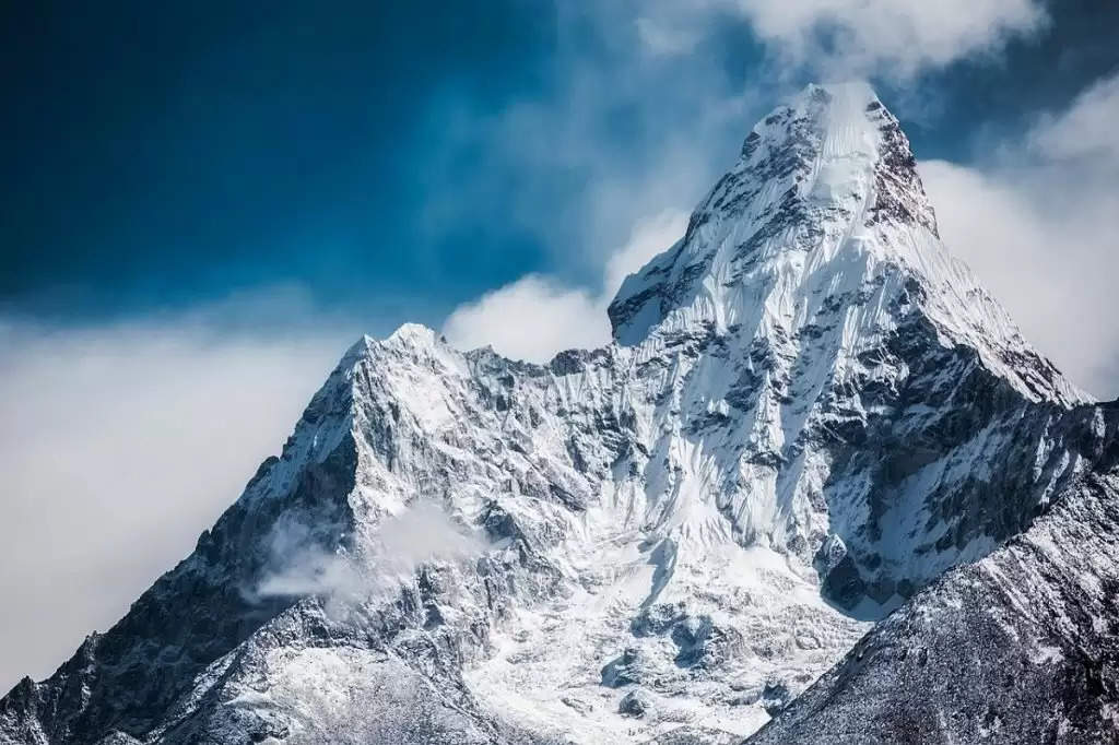 वैज्ञानिकों के अनुसार खिसक रहा है हिमालय का गुरुत्वाकर्षण केंद्र, हो सकती है बड़ी अनहोनी