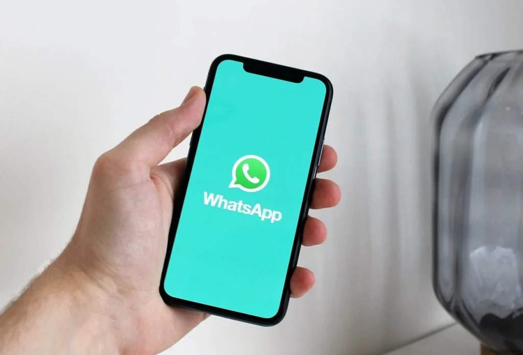 WhatsApp Avatar Feature: बीटा व्हाट्सएप यूजर्स DP बदलकर लगा सकते हैं अवतार, जानें कैसे काम करेगा नया फीचर