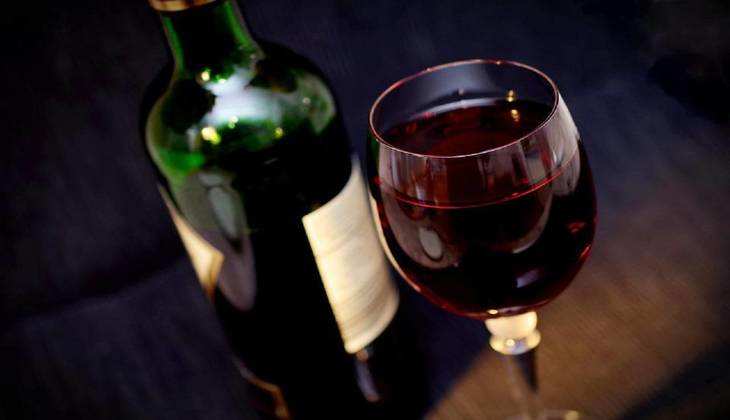 Red Wine Benefits: गुणों की खान है रेड वाइन, करेंगे सेवन तो खूब बढ़ेगी आपकी उम्र