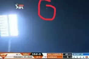 Video: आईपीएल में इस बल्लेबाज ने मारा आसमान चीरता छक्का, देखें वीडियो