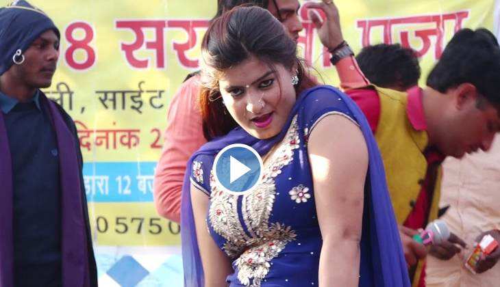 Monika Choudhary की ठुमकों पर पब्लिक हुई फ़िदा, स्टेज पर डांस करते करते लोट-पोट हुईं हरयाणवी डांसर