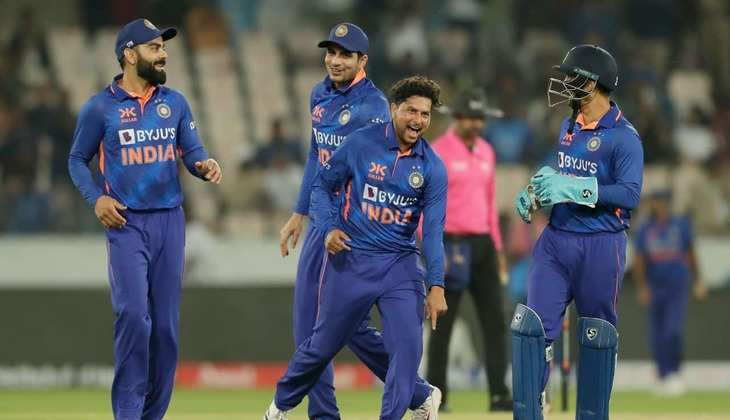 IND VS NZ: भारत ने रोमांचक मैच में न्यजीलैंड को 12 रनों से दी मात, सिराज ने अपने घर में लूटी महफिल