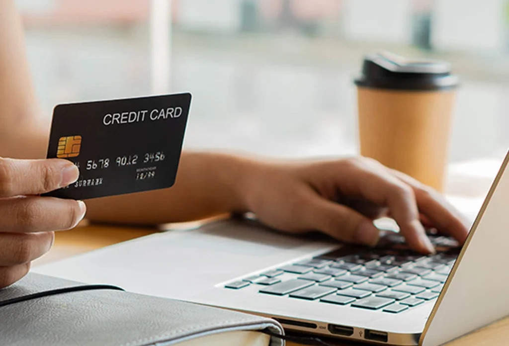 Credit Card EMI Tips: क्रेडिट कार्ड से ईएमआई देने वालें याद रखें ये 3 बातें, वरना पड़ सकता है भारी