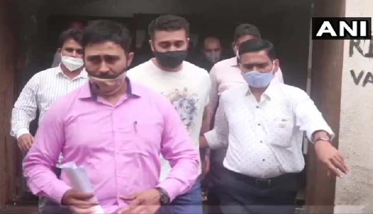 Porn Films case: मुंबई पुलिस क्राइम ब्रांच की टीम ने Shilpa और Raj के घर मारा छापा