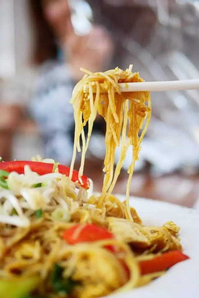 Noodles Boiling Tips: बाजार जैसी चाऊमीन बनाना चाहते है अपनाएं ये टिप्स, नहीं होगी चिपचिपी