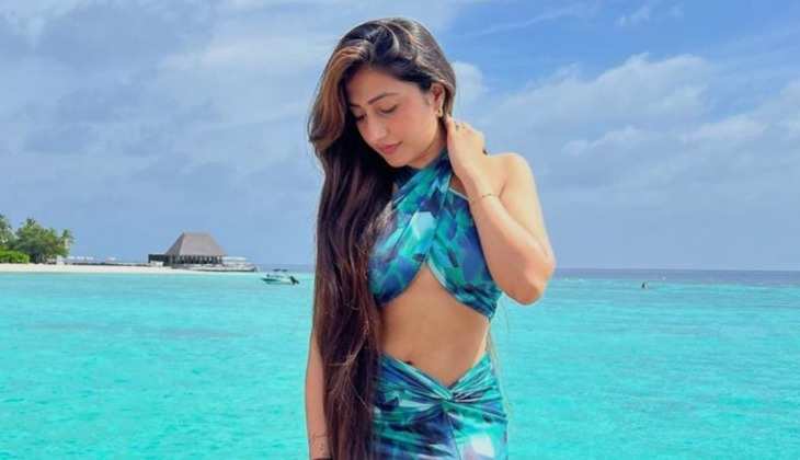 Dhanashree Verma मालदीव में मना रही हैं छुट्टियां, समंदर किनारे दिखाया अपना बेहद खूबसूरत अंदाज़, देखें तस्वीरें