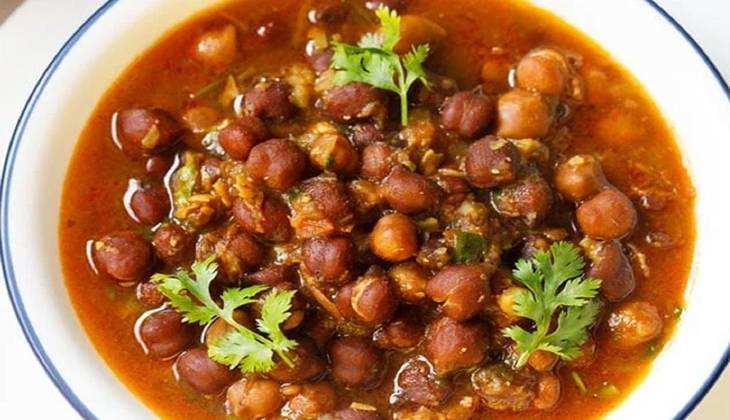 Chana Masala Recipe: चना मसाला बदल देगा खाने का पूरा मिजाज, जानें रेसिपी