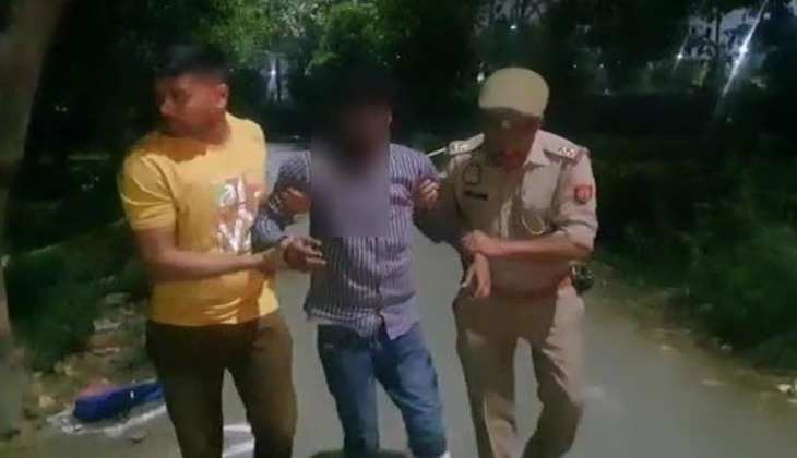 Noida: मेट्रो में मोबाइल और पर्स चुराने वाले गैंग का एक सदस्य मुठभेड़ में गिरफ्तार, दूसरा हुआ फरार