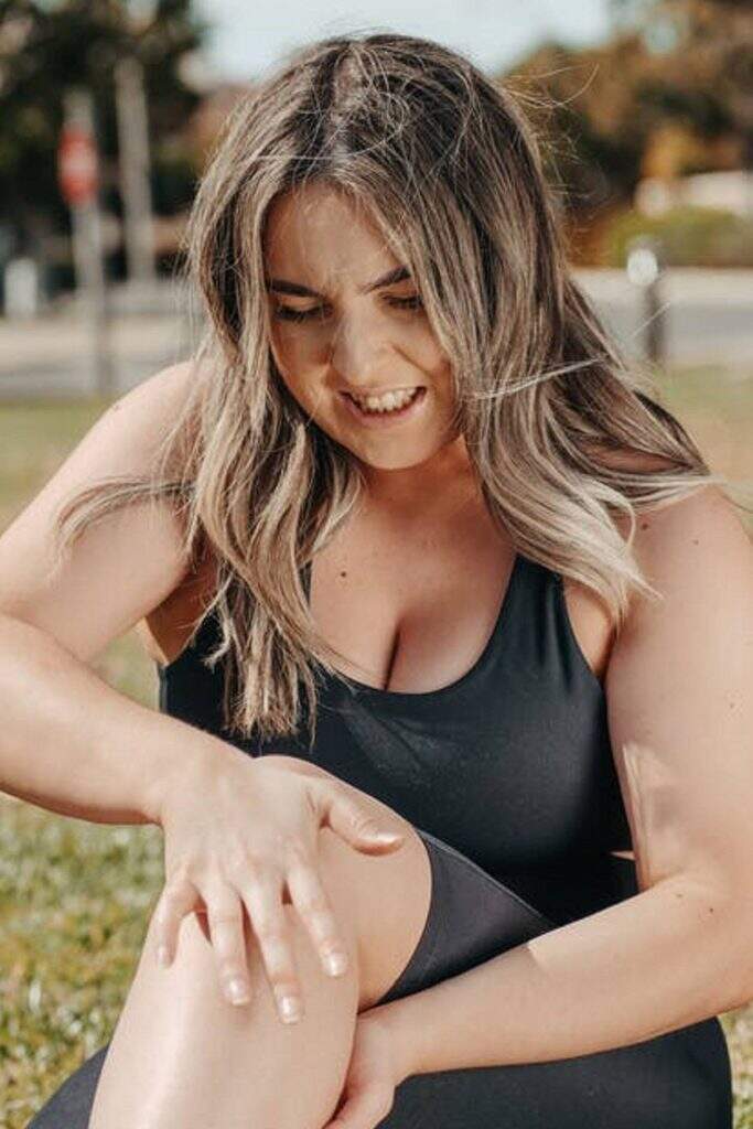 रात भर Leg Pain से हो जाते हैं परेशान तो इन घरेलू उपायों से झट से मिलेगा आराम