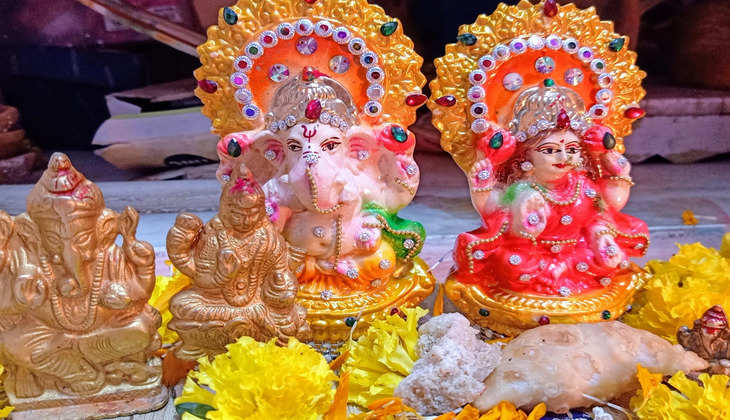 Diwali 2021: दिवाली में इस तरीके से करे माँ लक्ष्मी और भगवान गणेश की पूजा, पढ़े पूजा करने का पूरा विधि विधान