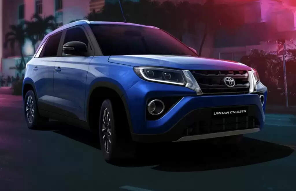 Toyota की इस कार को बेहद ही कम कीमत में ले आएं अपने घर, कंपनी का ये धमाकेदार ऑफर कर देगा आपको खुश