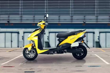 इस electric scooter में हैं धांसू फीचर्स, 100 से ज्यादा के रेंज के साथ महज इतनी है कीमत