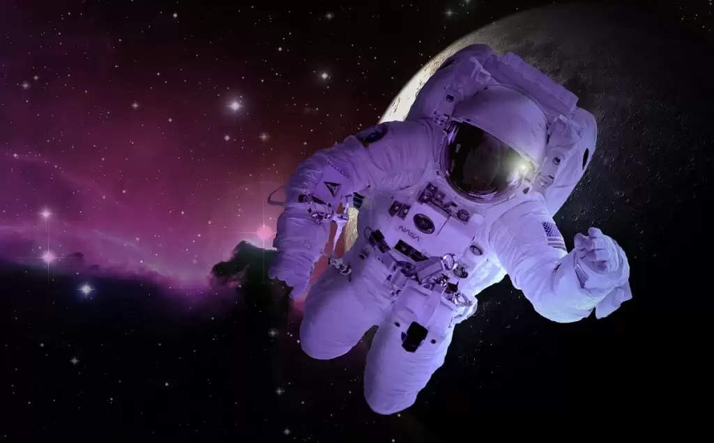 Space में अंतरराष्‍ट्रीय स्‍पेस स्‍टेशन से टकराया मलबा, बाल-बाल बचे अंतरिक्ष यात्री