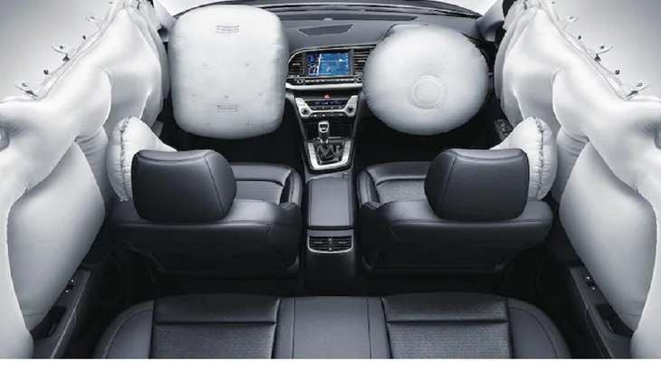 6 airbag को लेकर नितिन गडकरी ने किया बड़ा ऐलान, अब इस दिन से लागू होगा ये नया नियम