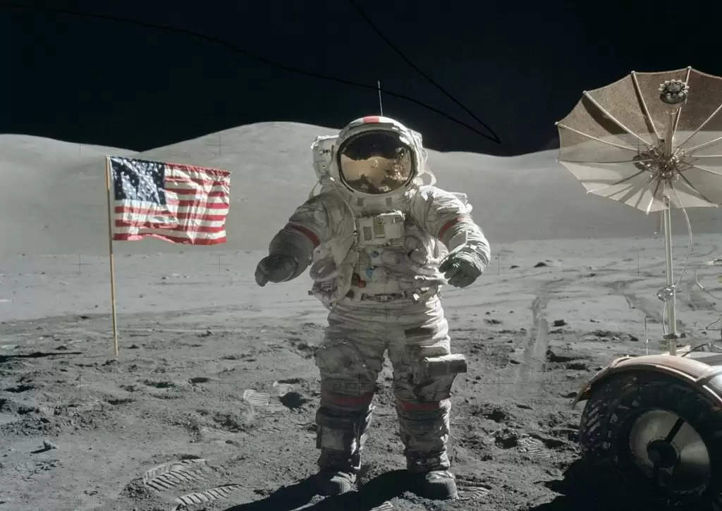 Apollo 11 मिशन के 52 साल: नील आर्मस्ट्रांग, बज़ एल्ड्रिन ने चाँद के बारे में किया खुलासा