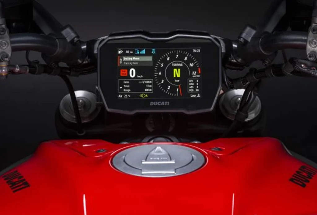 Ducati Diavel V4: इस बाइक को देखकर आपके उड़ जाएंगे होश, तूफानी रफ़्तार से दौड़ेगी डुकाटी, जानें फीचर्स