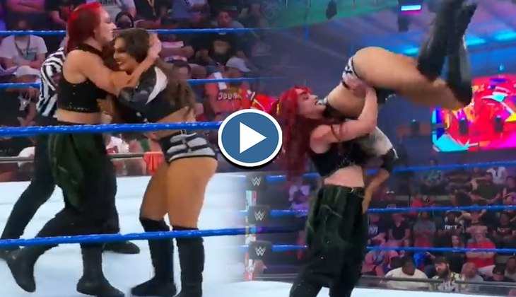 WWE: अल्बा ने टैटम की धुनाई कर काटा गदर, देखें ये धमाकेदार वीडियो