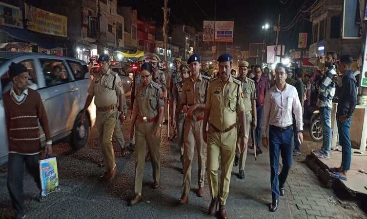 Noida: ट्रैफिक पुलिस की एडवाइजरी जारी, होली के दिन सड़क पर बिल्कुल भी न करें ये 7 काम