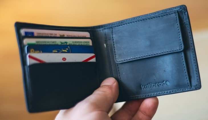 Vastu wealth tips: चाहते हैं अपनी जेब और पर्स में पैसे बचाना, तो अपनाएं वास्तु की यह कमाल की टिप्स