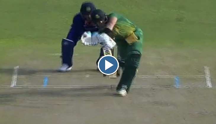 उड़ गया स्टंप: भारतीय गेंदबाजों ने अफ्रीकाई बल्लेबाजों को क्रीज पर खूब नचाया, गेंद से जमकर गदर मचाया, देखें वीडियो