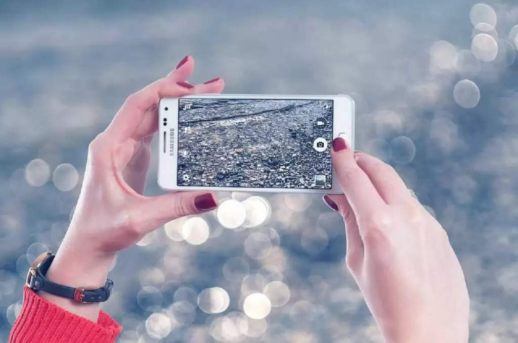 Waterproof Smartphone: जानिए टॉप 5 ऐसे स्मार्टफोन के बारे में, जो पानी में भी नहीं होंगे खराब, देखें धांसू फीचर्स