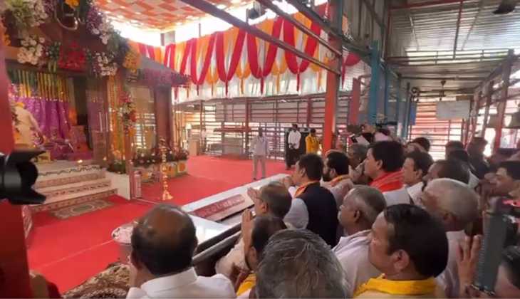 Eknath Shinde Ayodhya Visit: अयोध्या में राम दरबार में महाराष्ट्र की शिंदे सरकार, किए रामलला के दर्शन