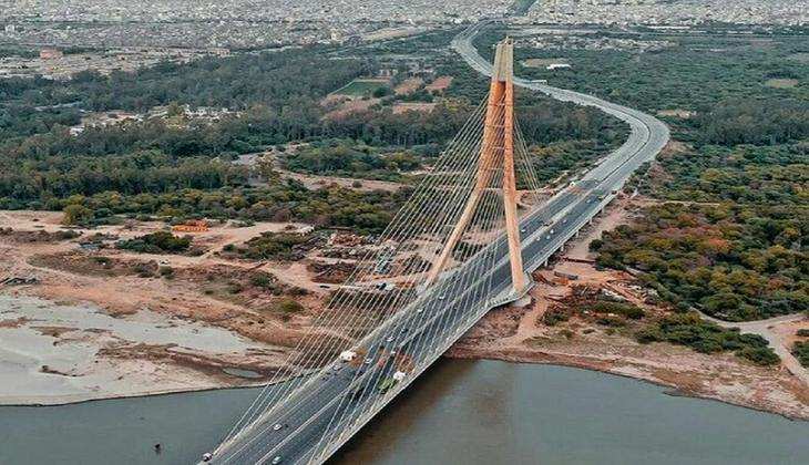 Noida: दिल्ली की तरह नोएडा में भी सिग्नेचर ब्रिज पर जल्द दौड़ेंगे वाहन, NCR वालों को होगा आराम
