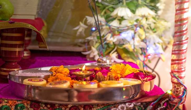 Pradosh Vrat 2021: जानिए कब है प्रदोष व्रत, इस दिन शिव-पार्वती की पूजा करने से मिलते हैं ये लाभ
