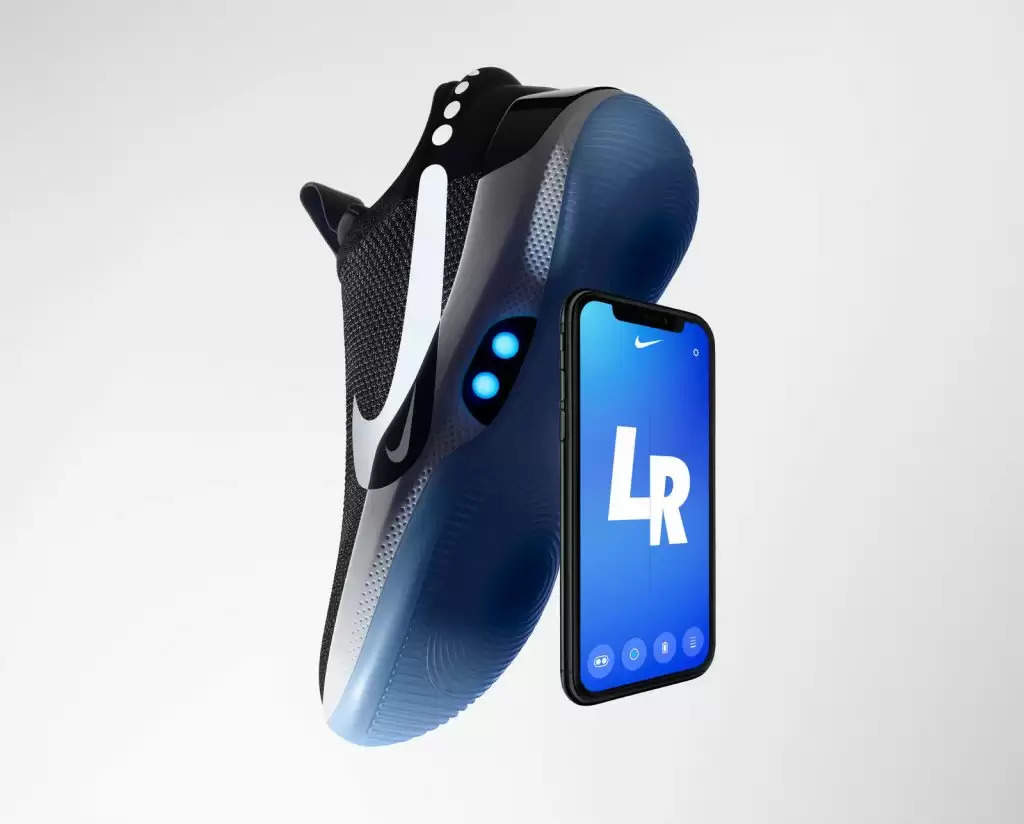 Nike के ये जूते हैं कमाल के, अपने आप बंध जाते हैं फीते, साथ में लगा है bluetooth, अभी देखें इतनी है कीमत