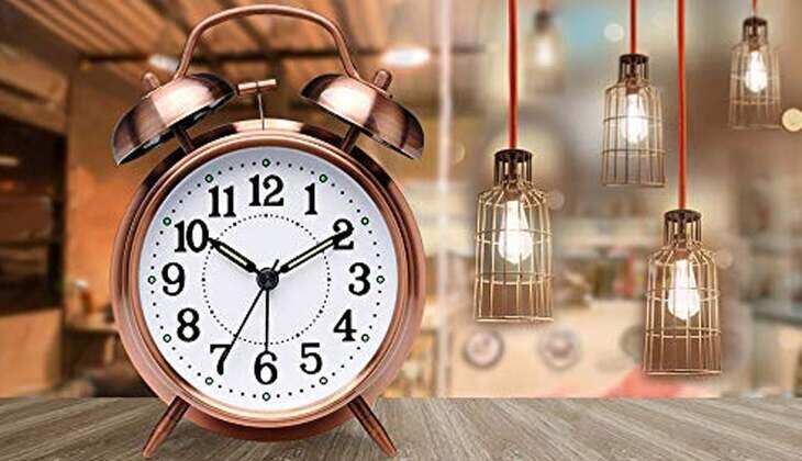 Table Clock: सुबह की नींद करनी है सुहावनी तो घर ले आइए ये टेबल क्लॉक, जानें कीमत