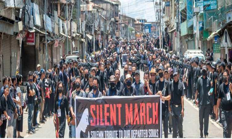 Manipur: मणिपुर में महिलाओं का न्यूड परेड कराने में 4 आरोपी अरेस्ट, घटना के विरोध में विशाल प्रदर्शन