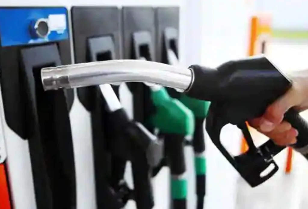 Petrol Diesel Price Update: पेट्रोल और डीजल के दाम रहे स्थिर, जानें आपके शहर में क्या है रेट