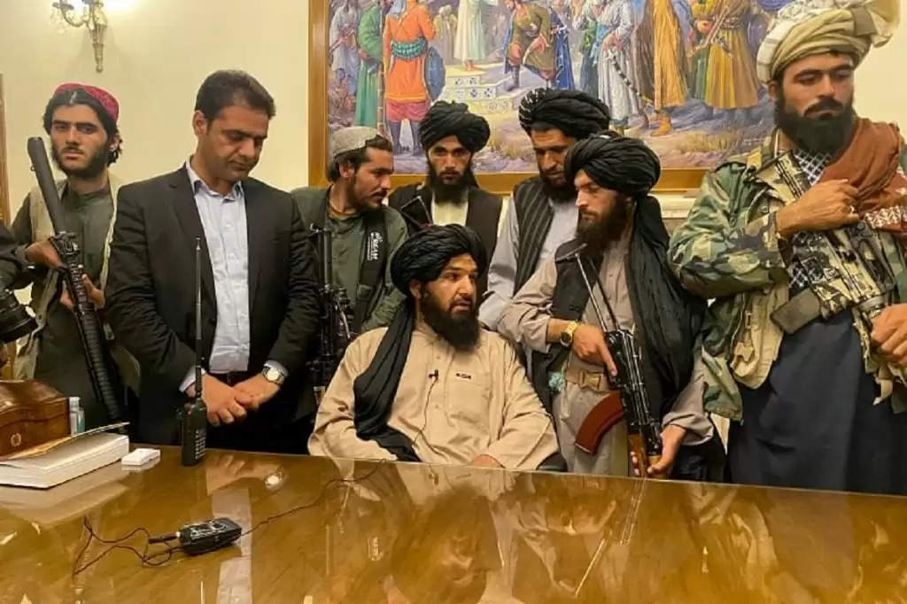 अफगानिस्तान क्रिकेट बोर्ड पर लटक रही तालिबान की तलवार, क्या तालिबान बनाएगा अपनी क्रिकेट टीम?