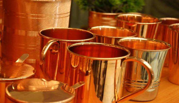 क्या आप पीते हैं Copper के बर्तन में पानी? क्या सच में ये है फायदेमंद या है कोई बड़ा मिथक?