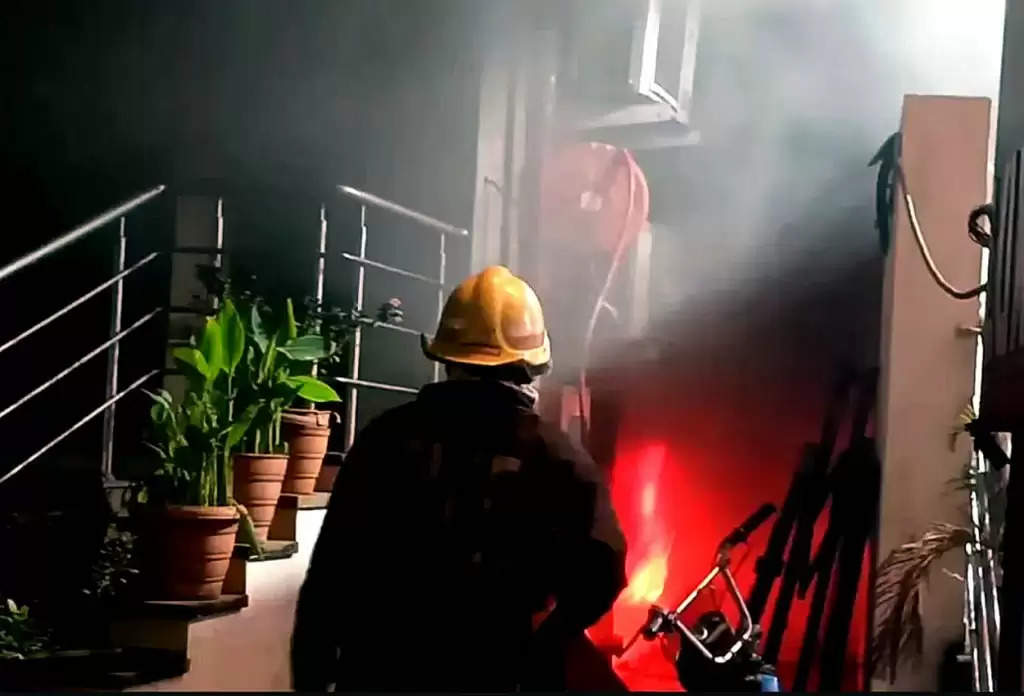 Hyderabad Fire: इलेक्ट्रिक स्कूटी की बैट्री फटने से लगी भीषण आग, 8 लोगों की मौत, जानें कैसे हुआ भयानक हादसा